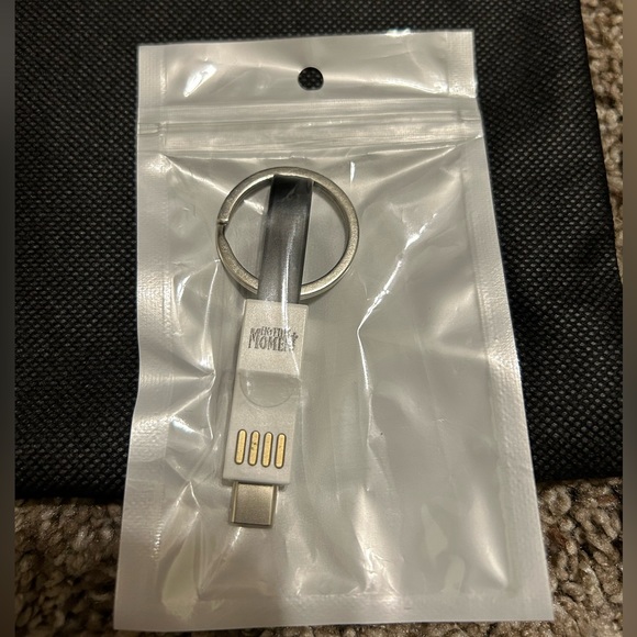 In This Moment VIP 2023Meet & Greet Lanyard Pin Blood Bag Jump Drive Charger Bag - Picture 5 of 7